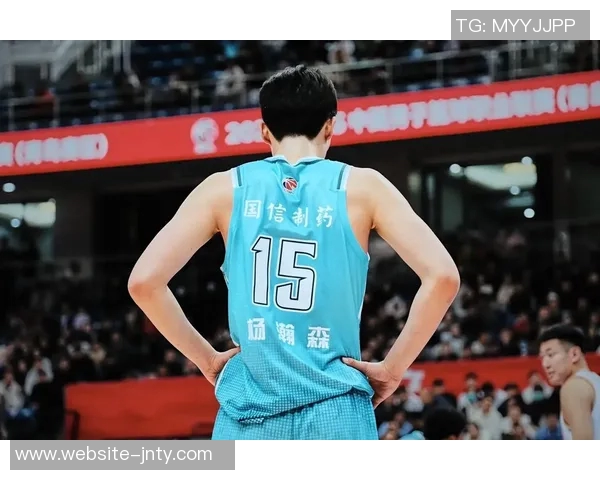 美媒评论杨瀚森受欢迎程度前所未见球场表现与人气成反差