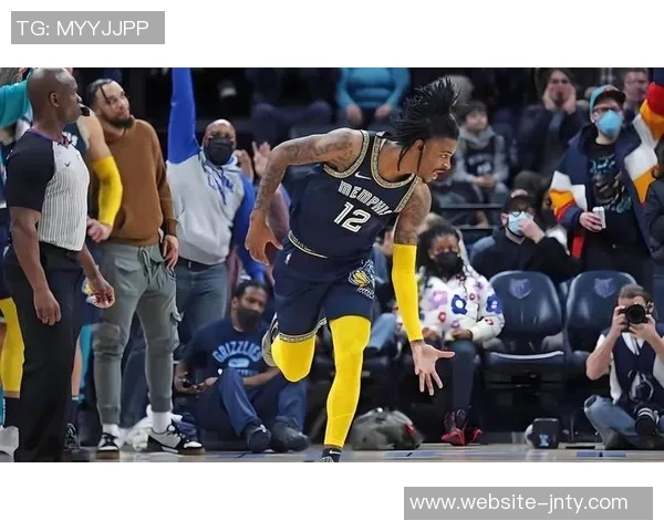 莫兰特出场时间受限灰熊主帅坚决不考虑让其打替补